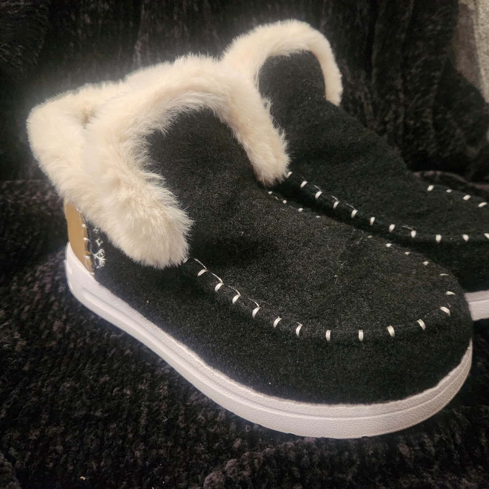 Cozy Black and White Fur-Lined Booties